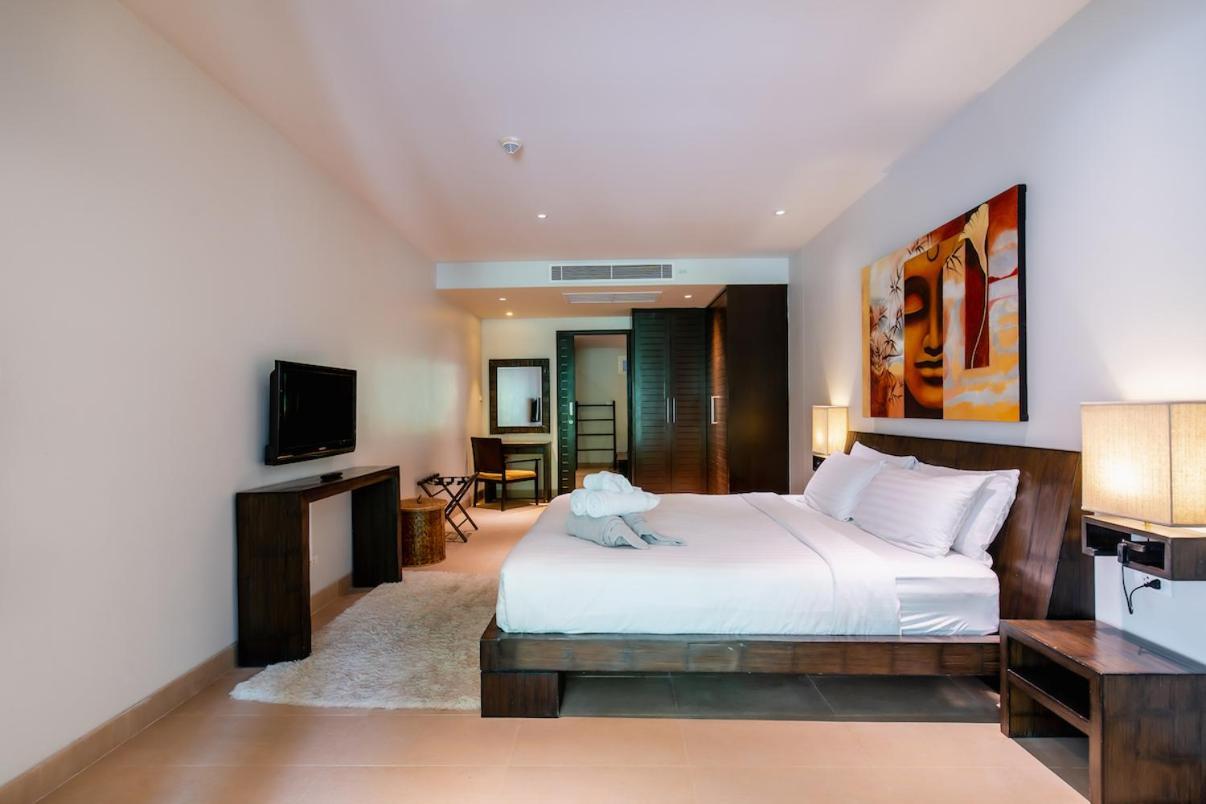 Poppy Beachfront Residence Rawai Ruang foto