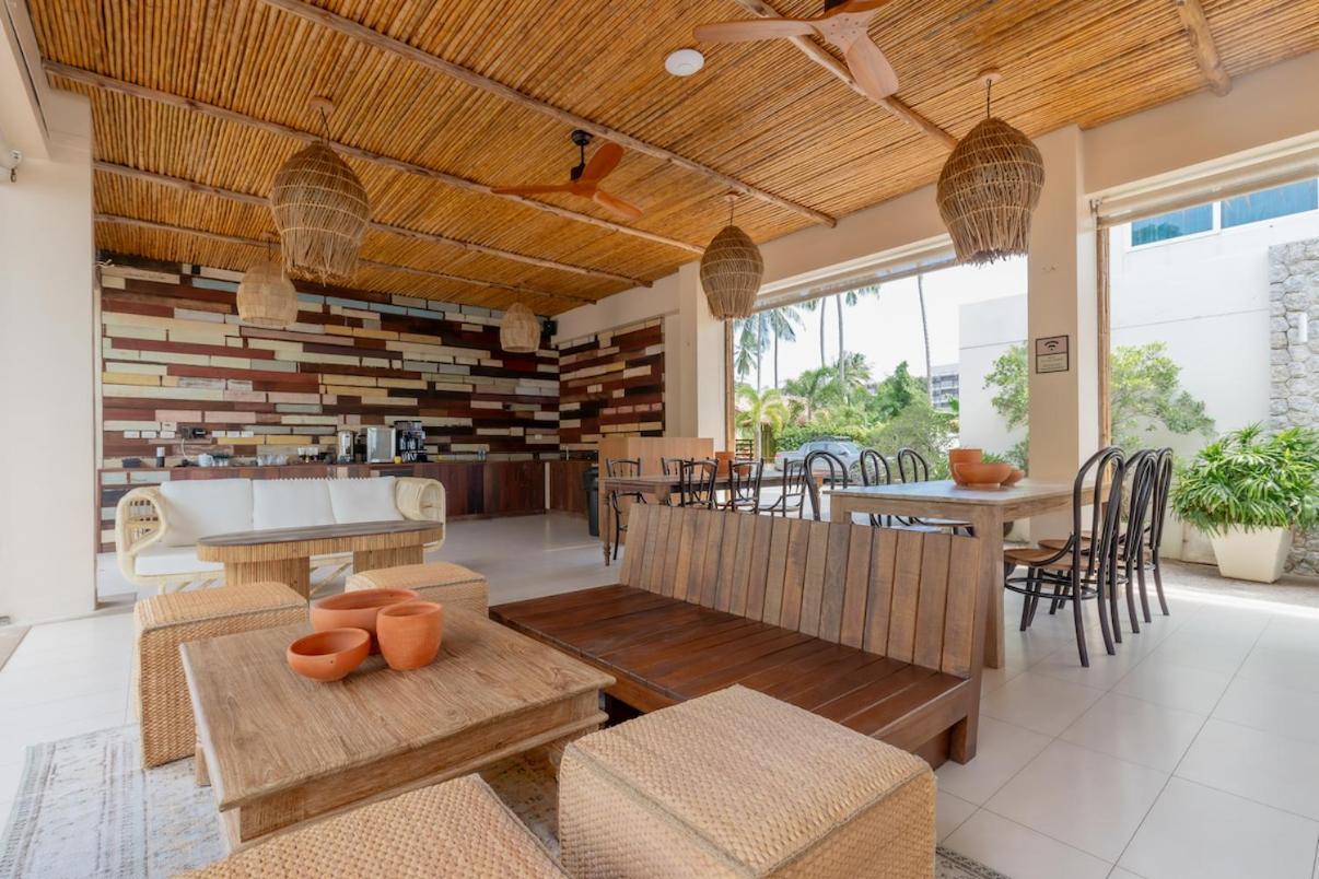 Poppy Beachfront Residence Rawai Ruang foto