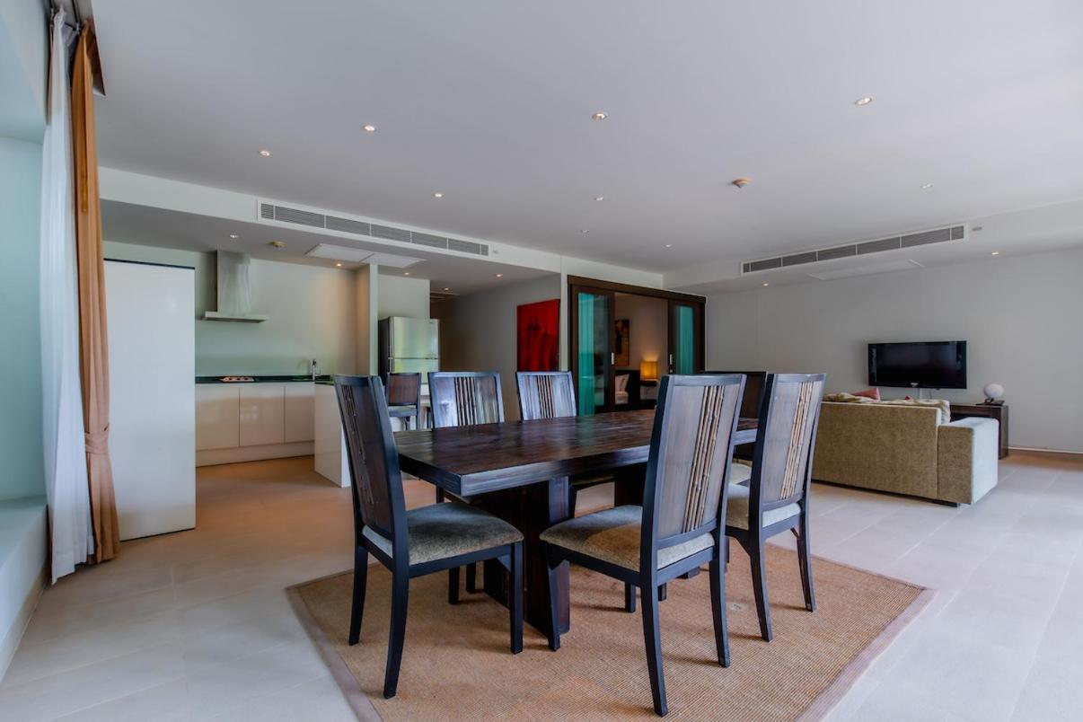 Poppy Beachfront Residence Rawai Ruang foto