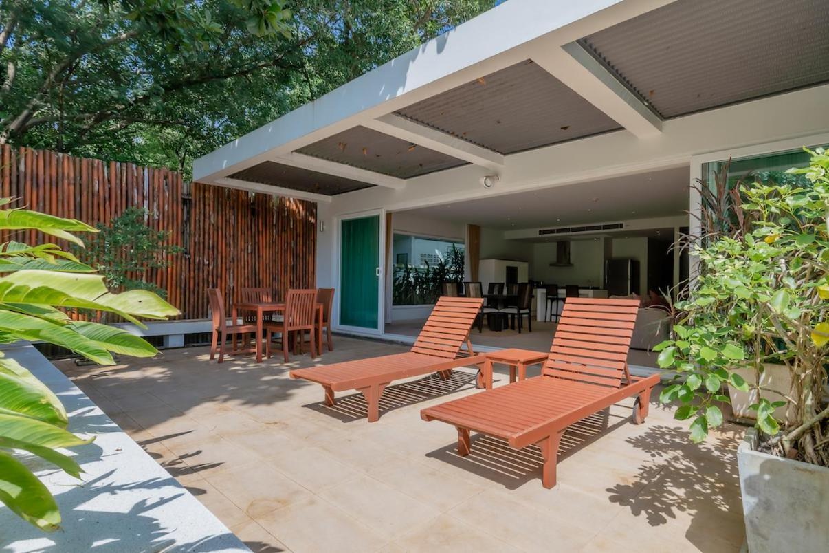Poppy Beachfront Residence Rawai Ruang foto